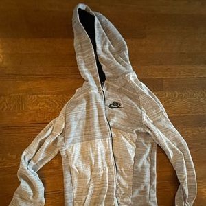 Nike sweatshirt size medium